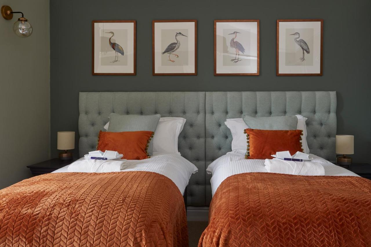 Sentry Mead Hotel Totland  ภายนอก รูปภาพ