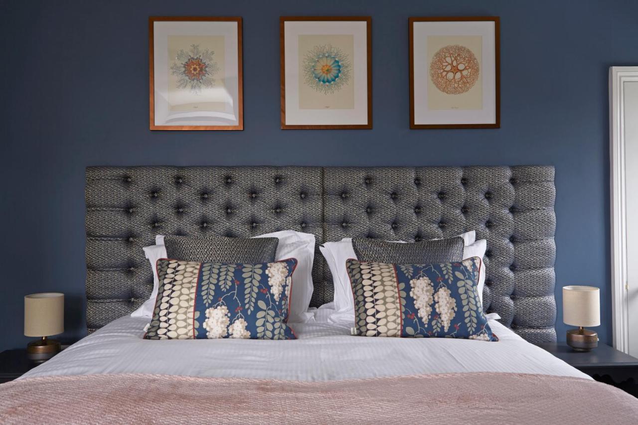 Sentry Mead Hotel Totland  ภายนอก รูปภาพ