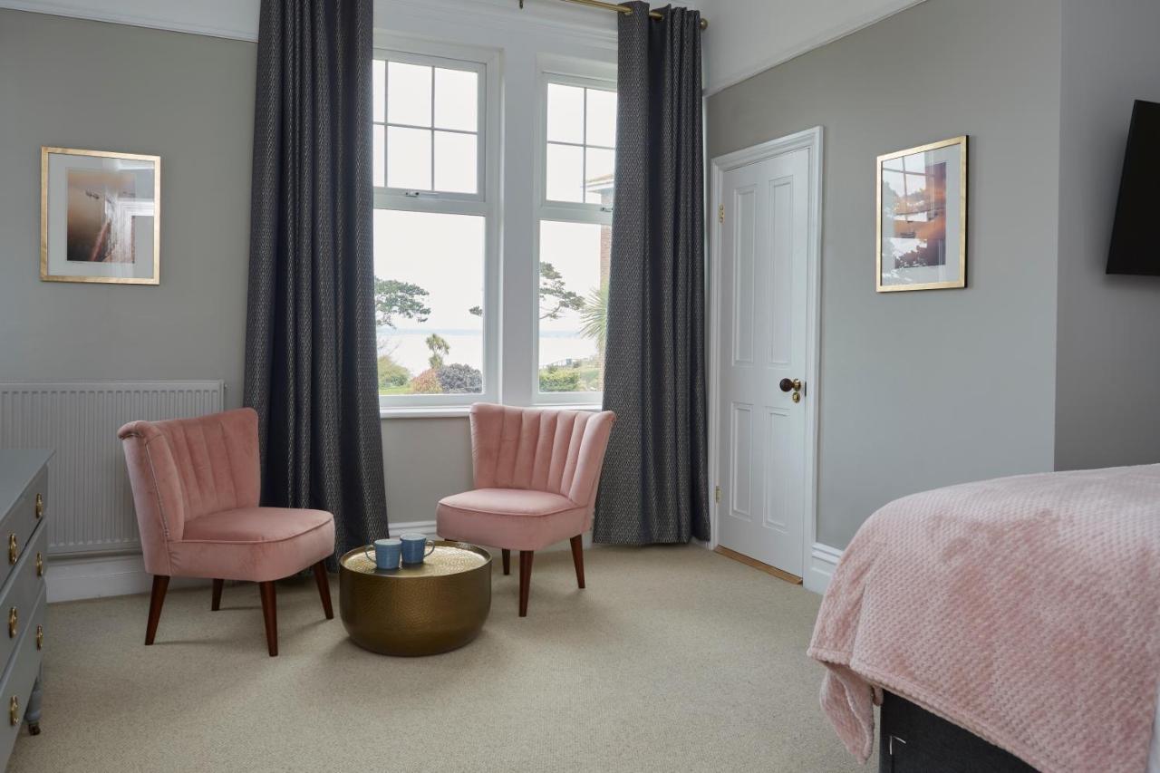 Sentry Mead Hotel Totland  ภายนอก รูปภาพ