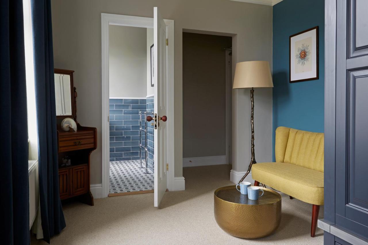 Sentry Mead Hotel Totland  ภายนอก รูปภาพ