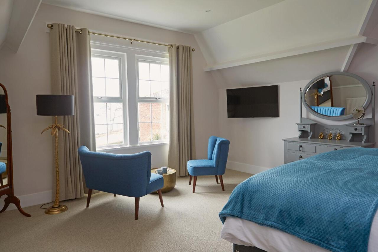 Sentry Mead Hotel Totland  ภายนอก รูปภาพ