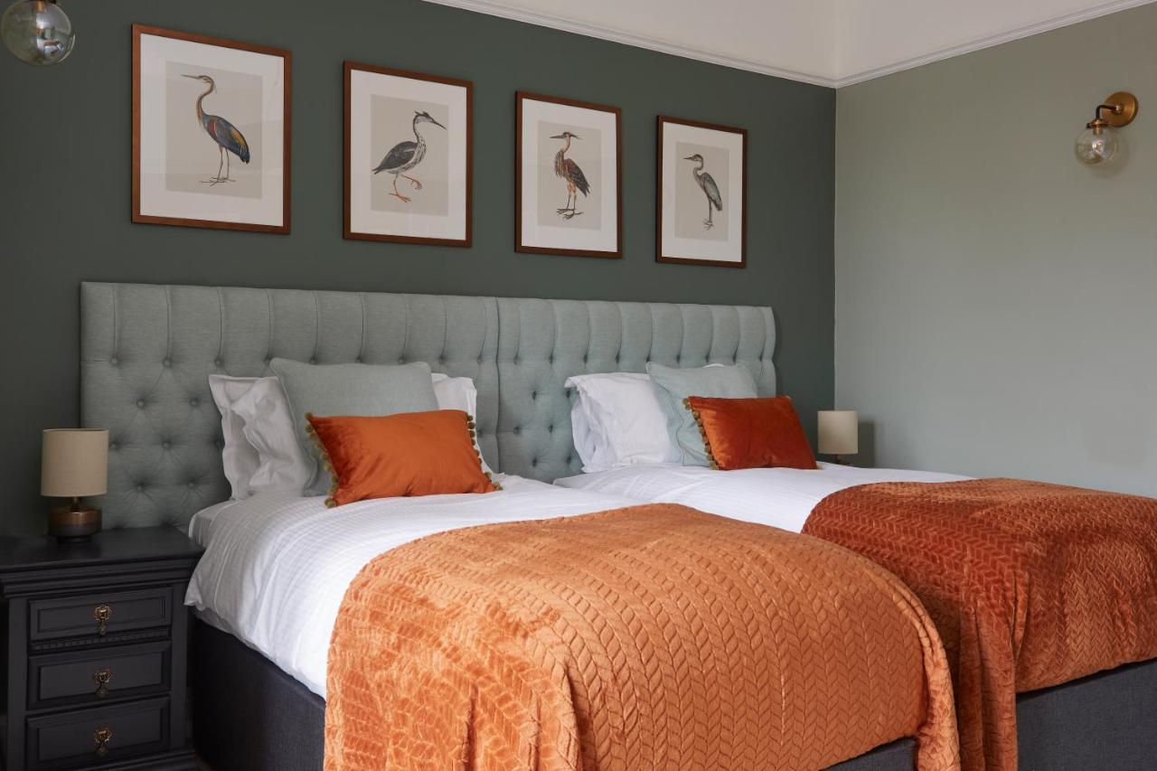 Sentry Mead Hotel Totland  ภายนอก รูปภาพ