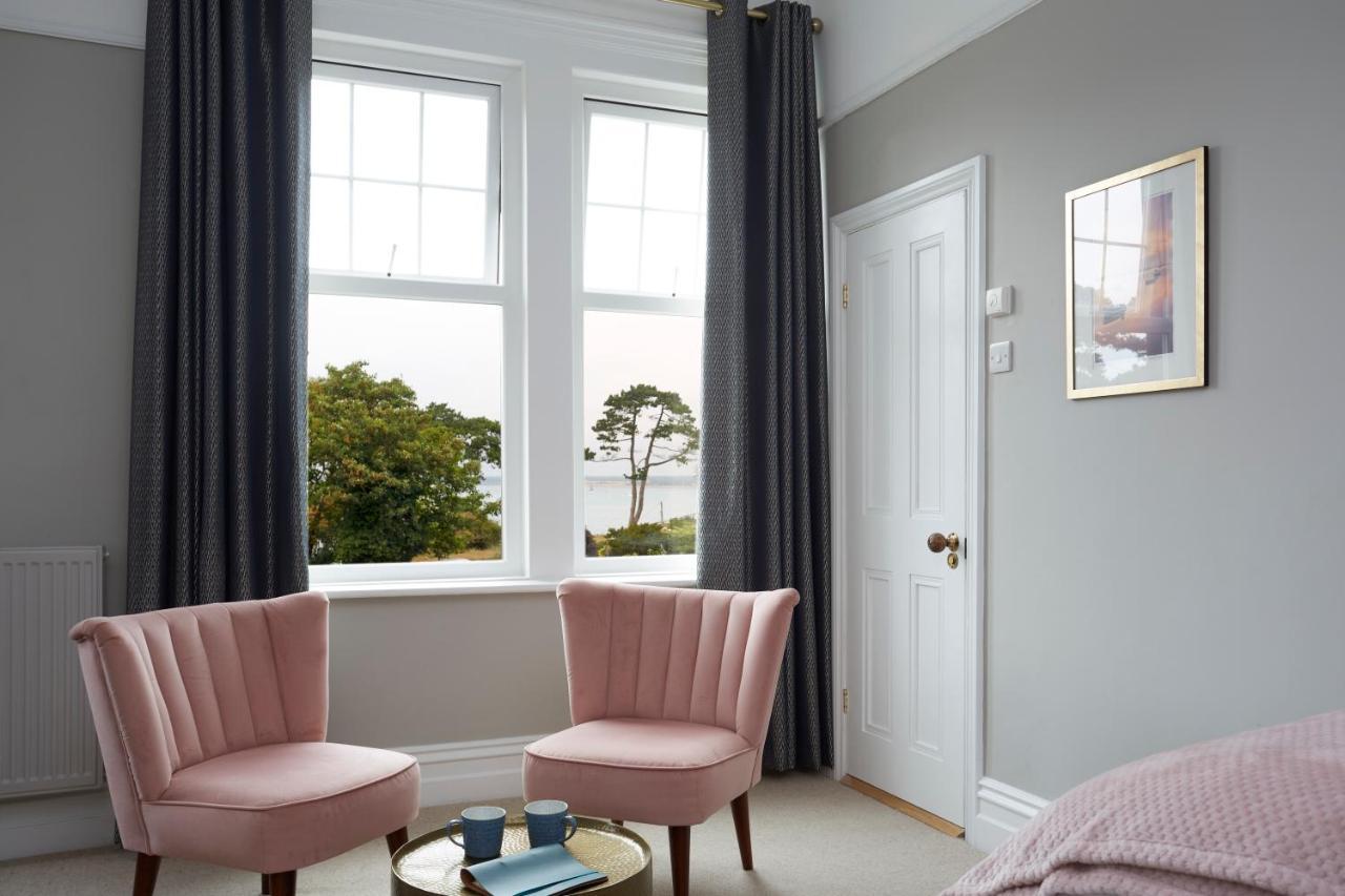 Sentry Mead Hotel Totland  ภายนอก รูปภาพ