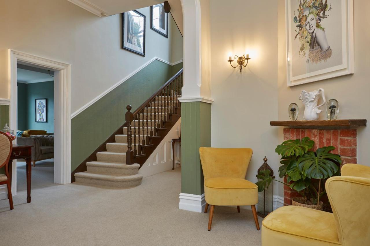 Sentry Mead Hotel Totland  ภายนอก รูปภาพ