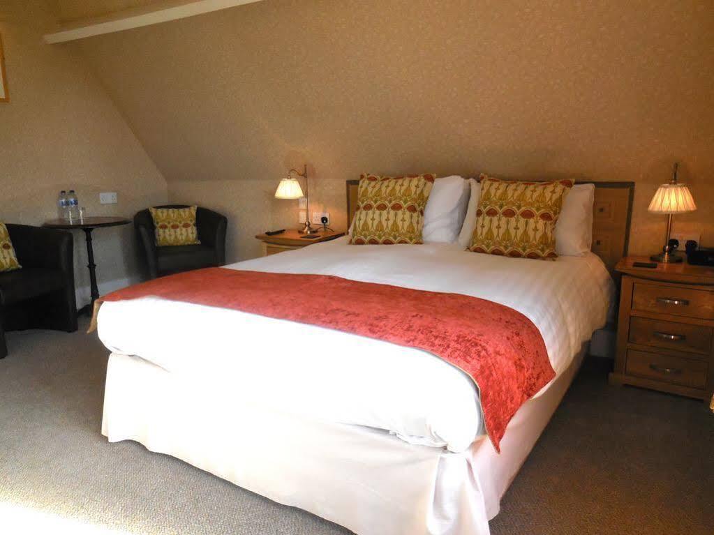 Sentry Mead Hotel Totland  ภายนอก รูปภาพ